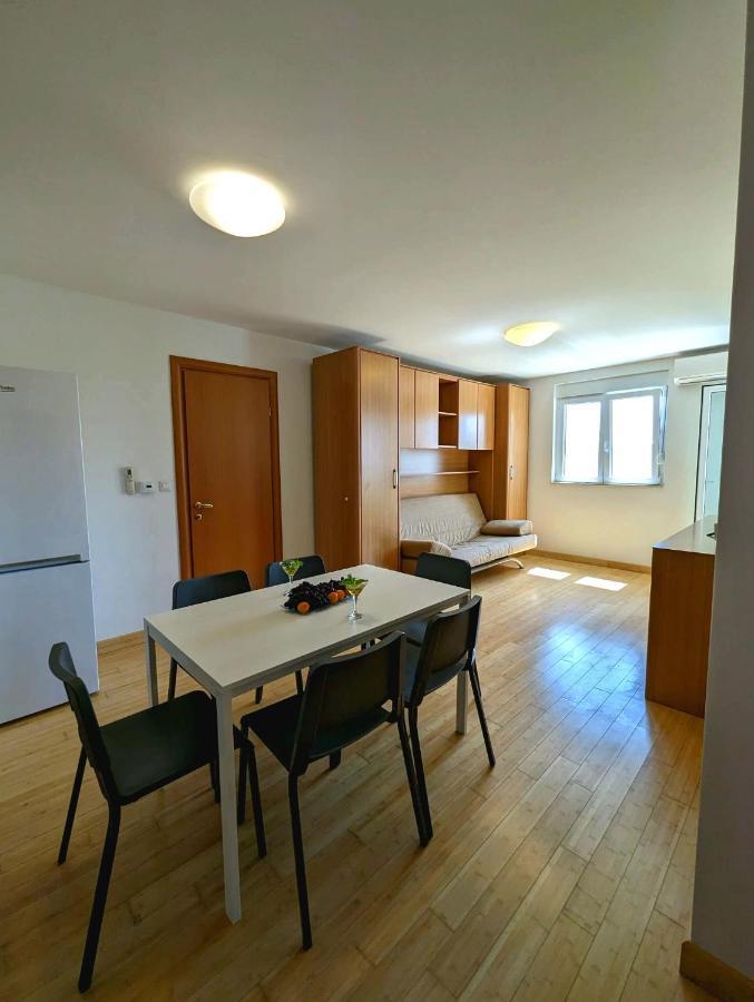 City Apartment Omiš Exteriör bild